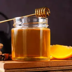 Ile łyżek miodu to 50 gram? Poznaj dokładne przeliczenie