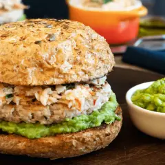 Burger z indyka Kwestia Smaku - zdrowsza alternatywa dla mięsa