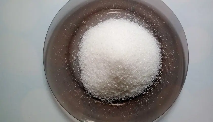 Ile szklanek cukru to 10 dag? Prosta metoda przeliczania