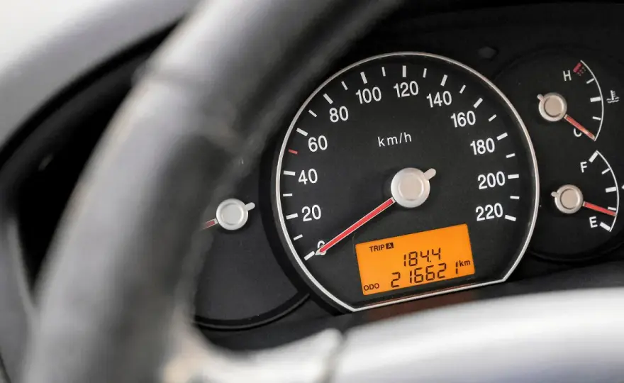1mth ile to kilometrów? Przelicznik motogodzin na km - wyjaśnienie