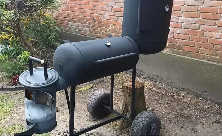 Grill z wędzarnią DIY: Jak zbudować krok po kroku?